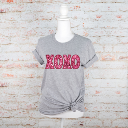 XOXO Tee